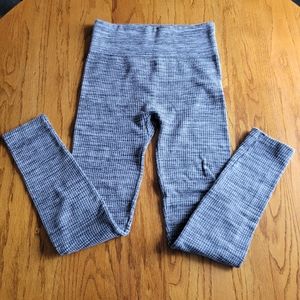 Maze Collection, medium leggings, medium grey leggings